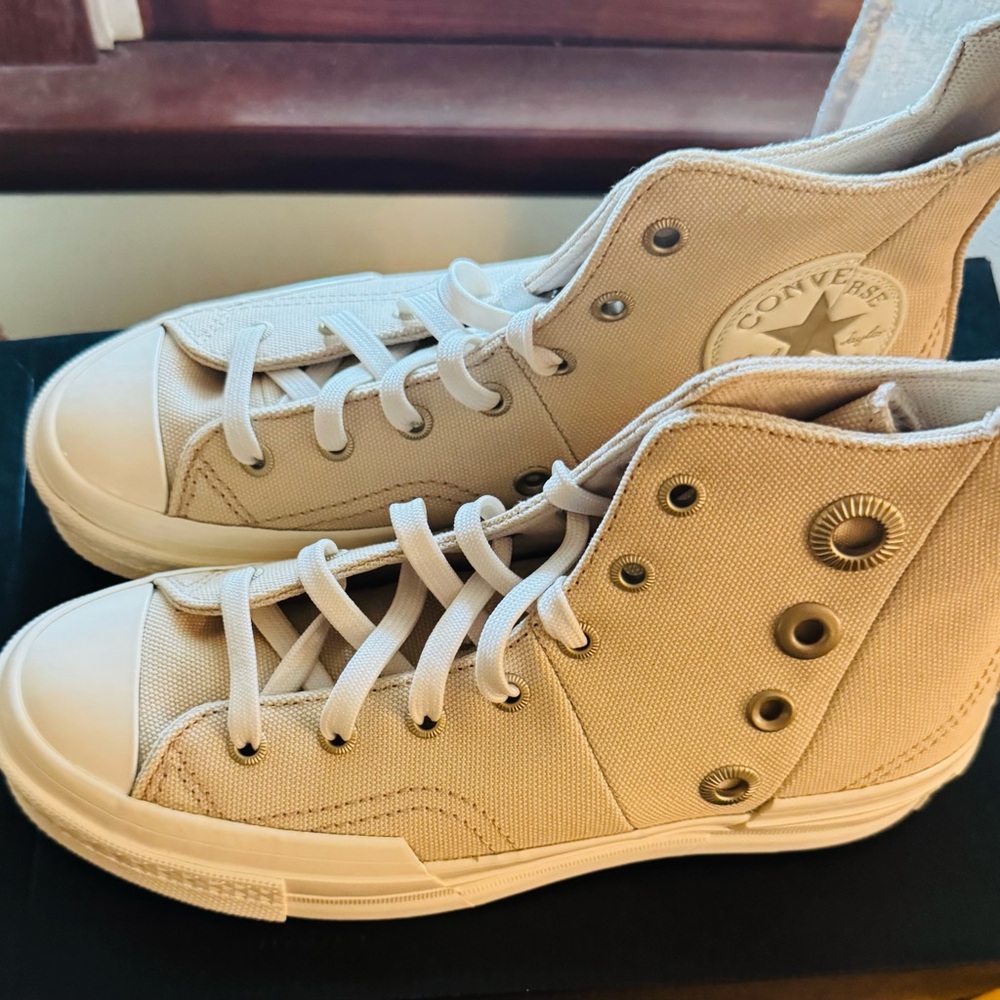 Converse Chuck 70 Plus Hi Top sneakers in the Miso Glaze Brown/Egret/Gold - Picture 2 of 2